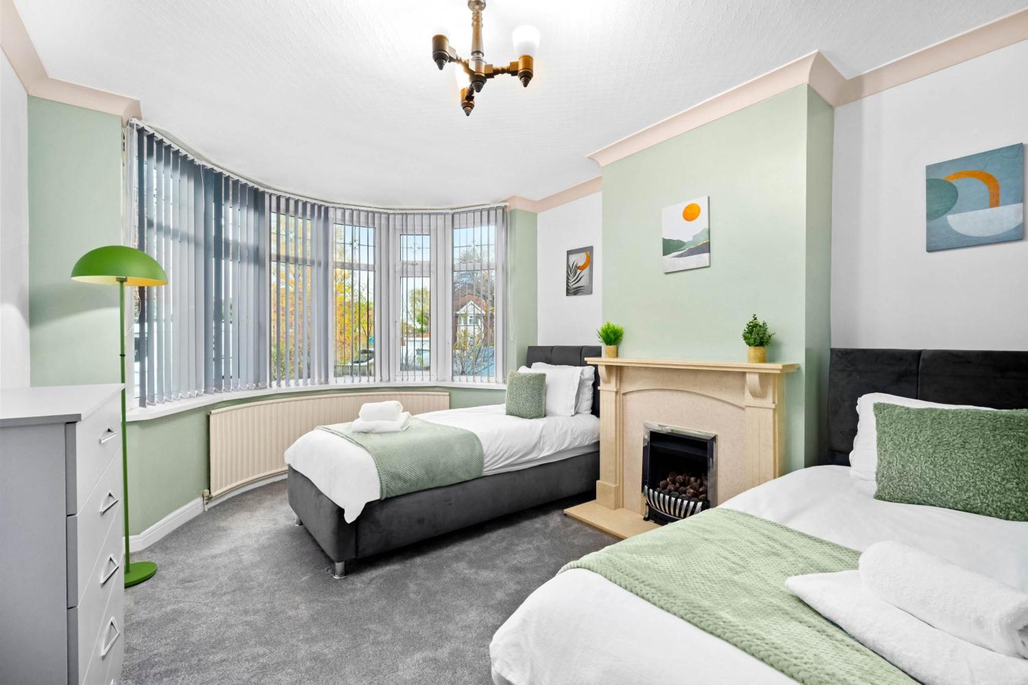 Modern 18 Guest Large Home In Solihull - Near Nec, Jlr, Hs2 And Bhx Birmingham Exteriör bild